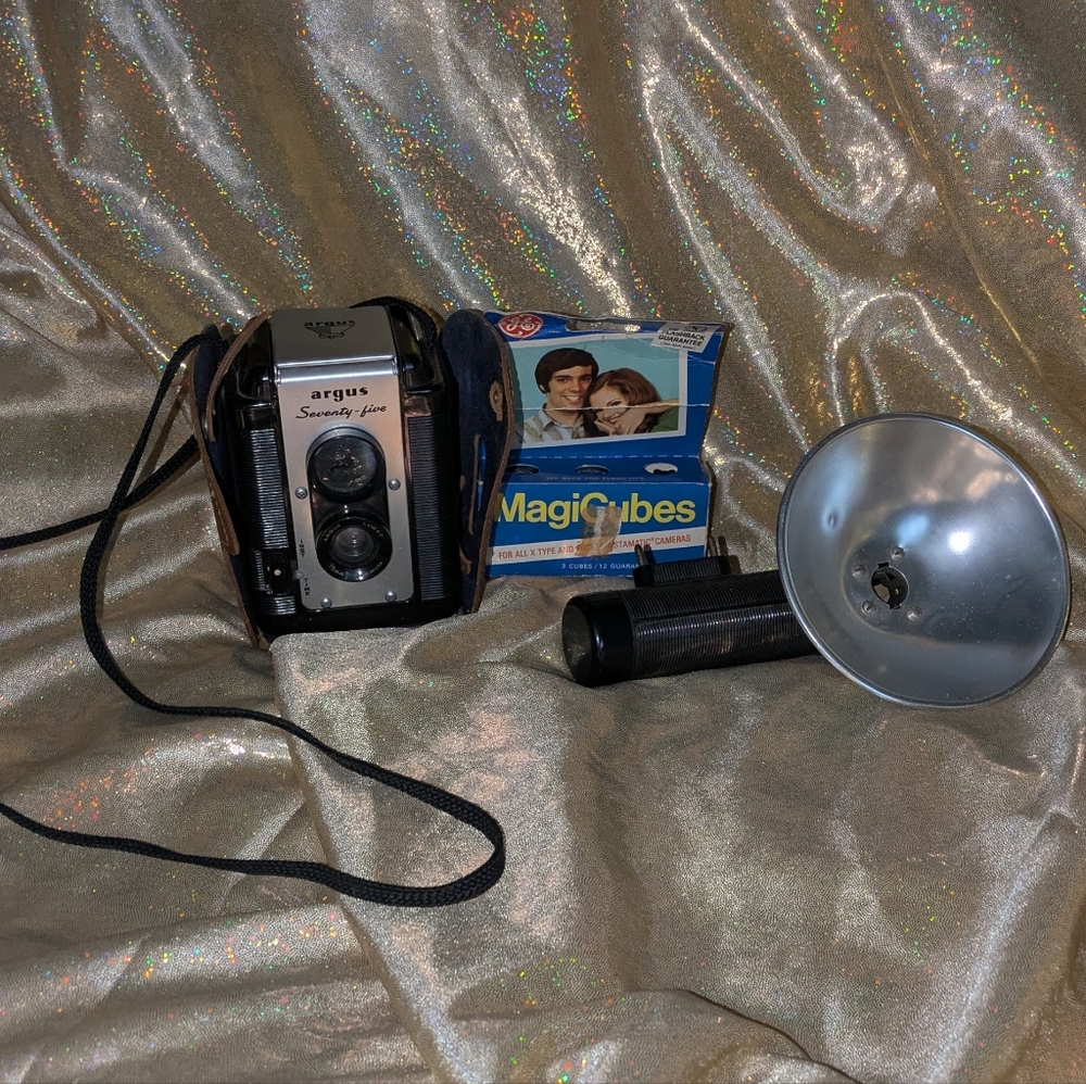Argus Seventy-Five Camera with Flash Attachment AND MagiCubes